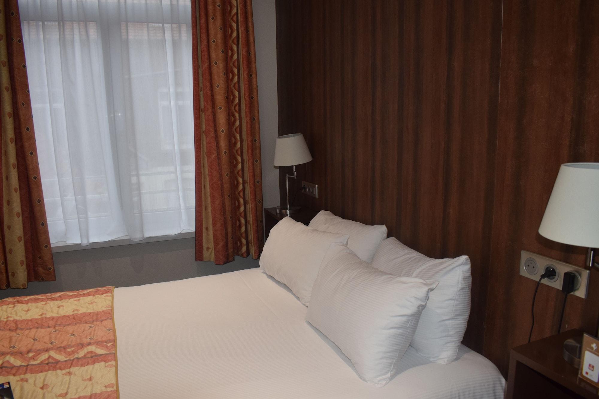 Metropol Hotel Calais Eksteriør bilde