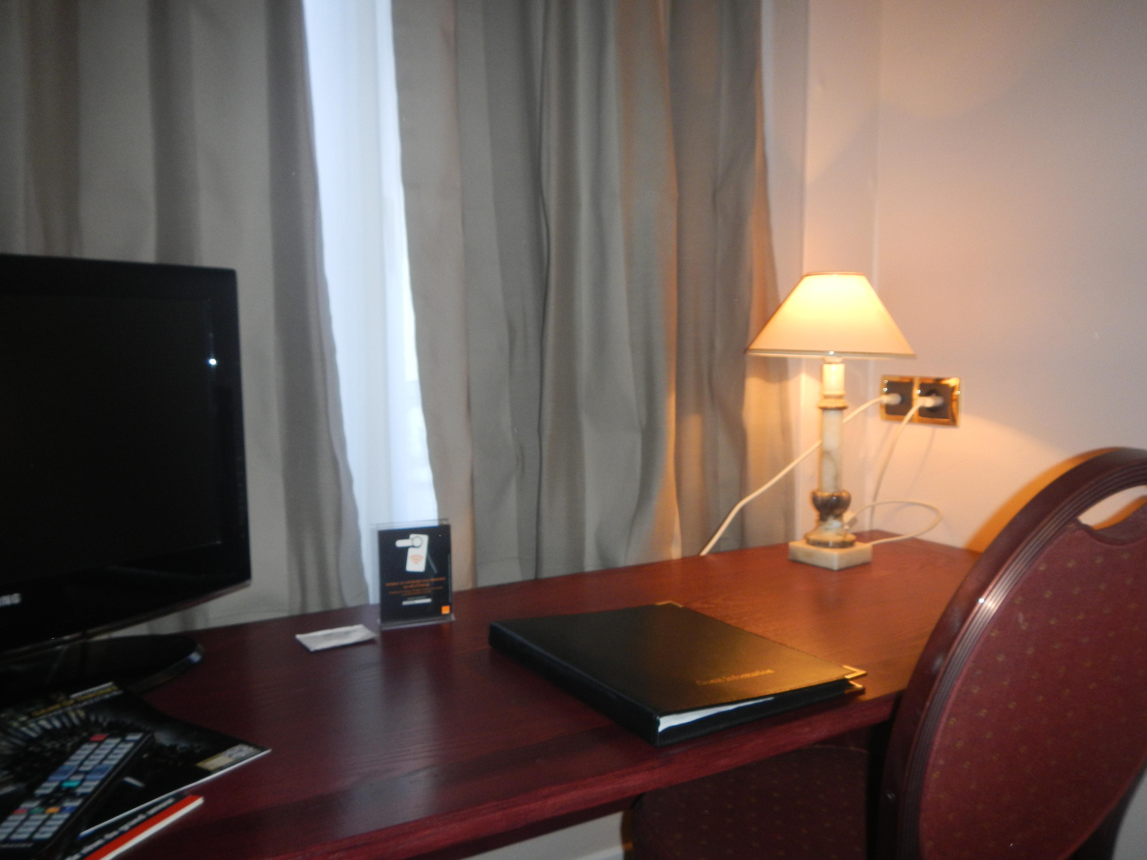 Metropol Hotel Calais Eksteriør bilde
